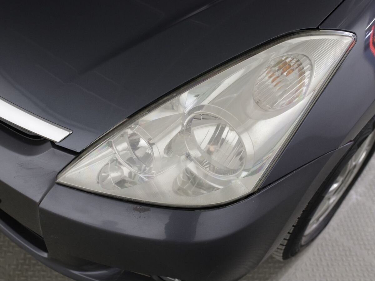 Toyota Wish 2003 - фото автомобиля