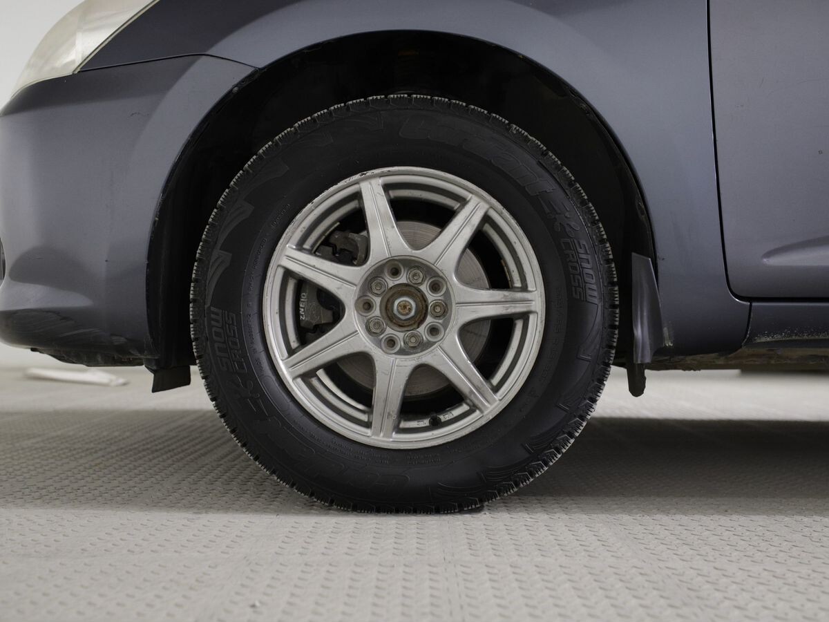 Toyota Wish 2003 - фото автомобиля
