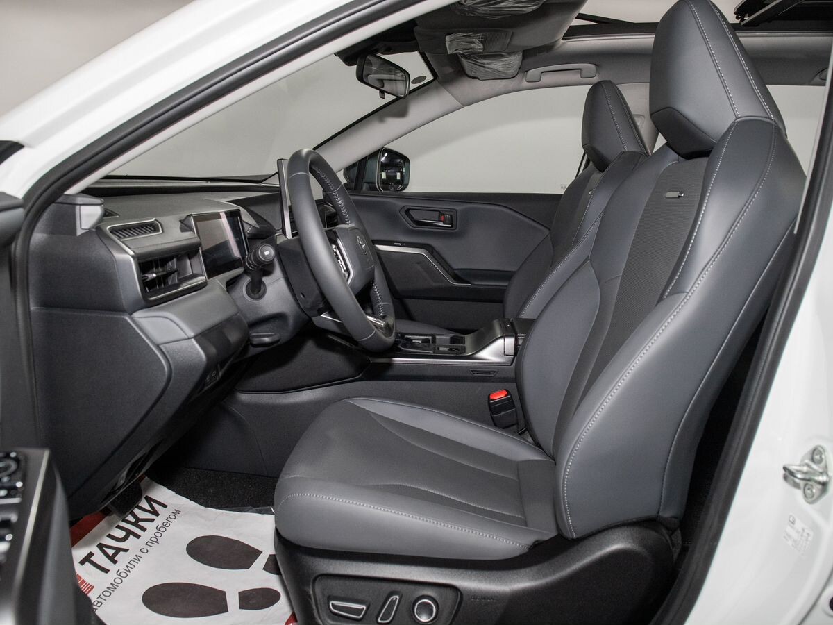 Toyota RAV4 2026 - фото автомобиля
