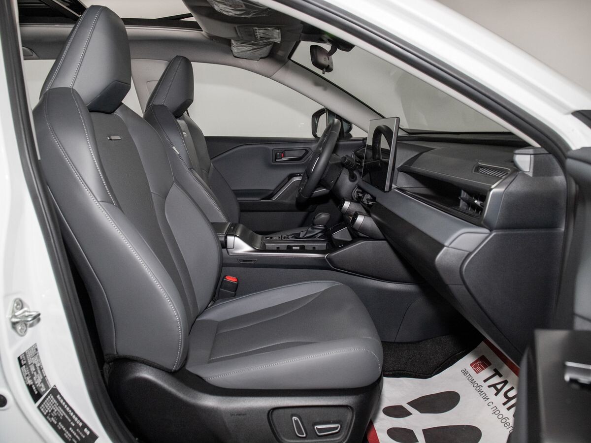 Toyota RAV4 2026 - фото автомобиля