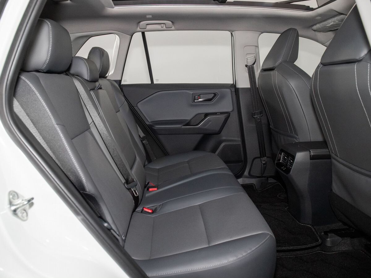 Toyota RAV4 2026 - фото автомобиля