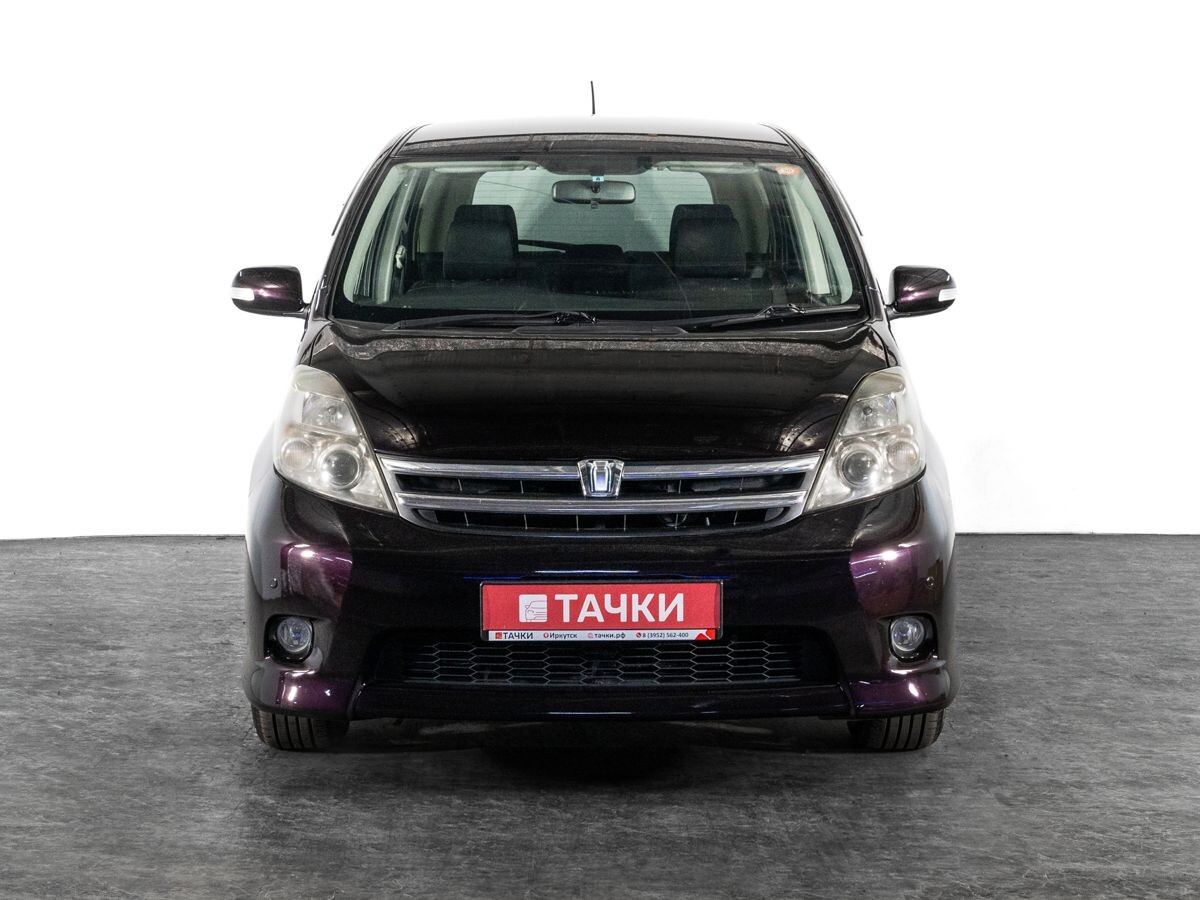 Toyota Isis 2011 - фото автомобиля