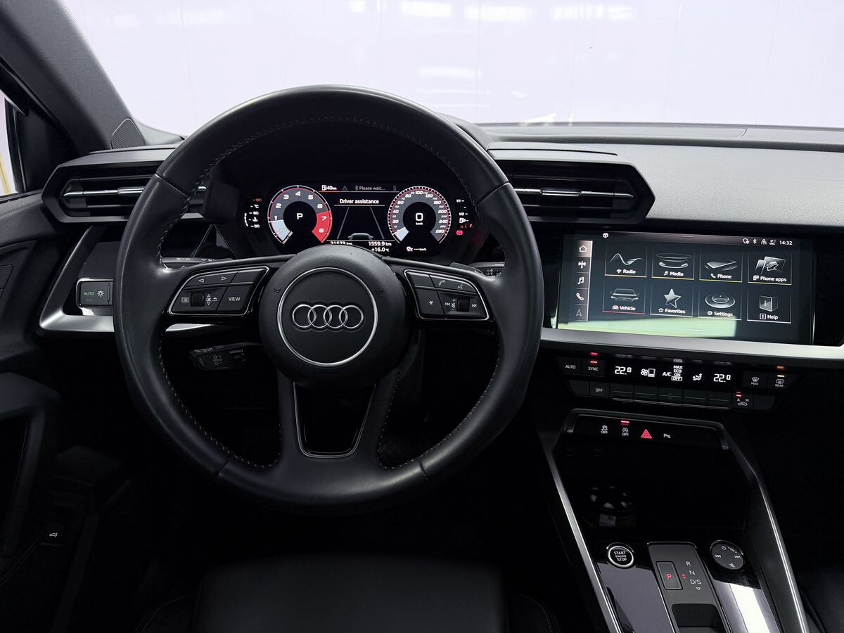 Audi A3 2021 - фото автомобиля