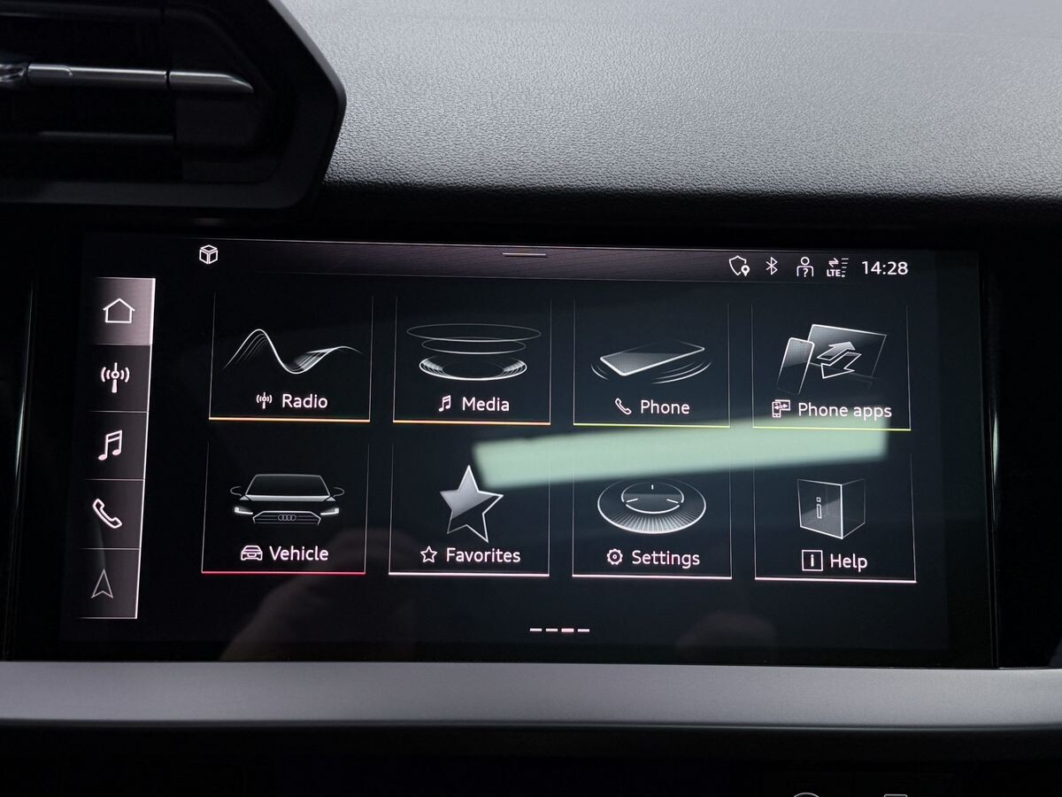 Audi A3 2021 - фото автомобиля
