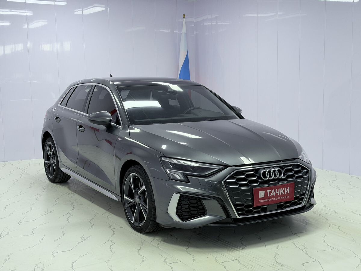 Audi A3 2021 - фото автомобиля