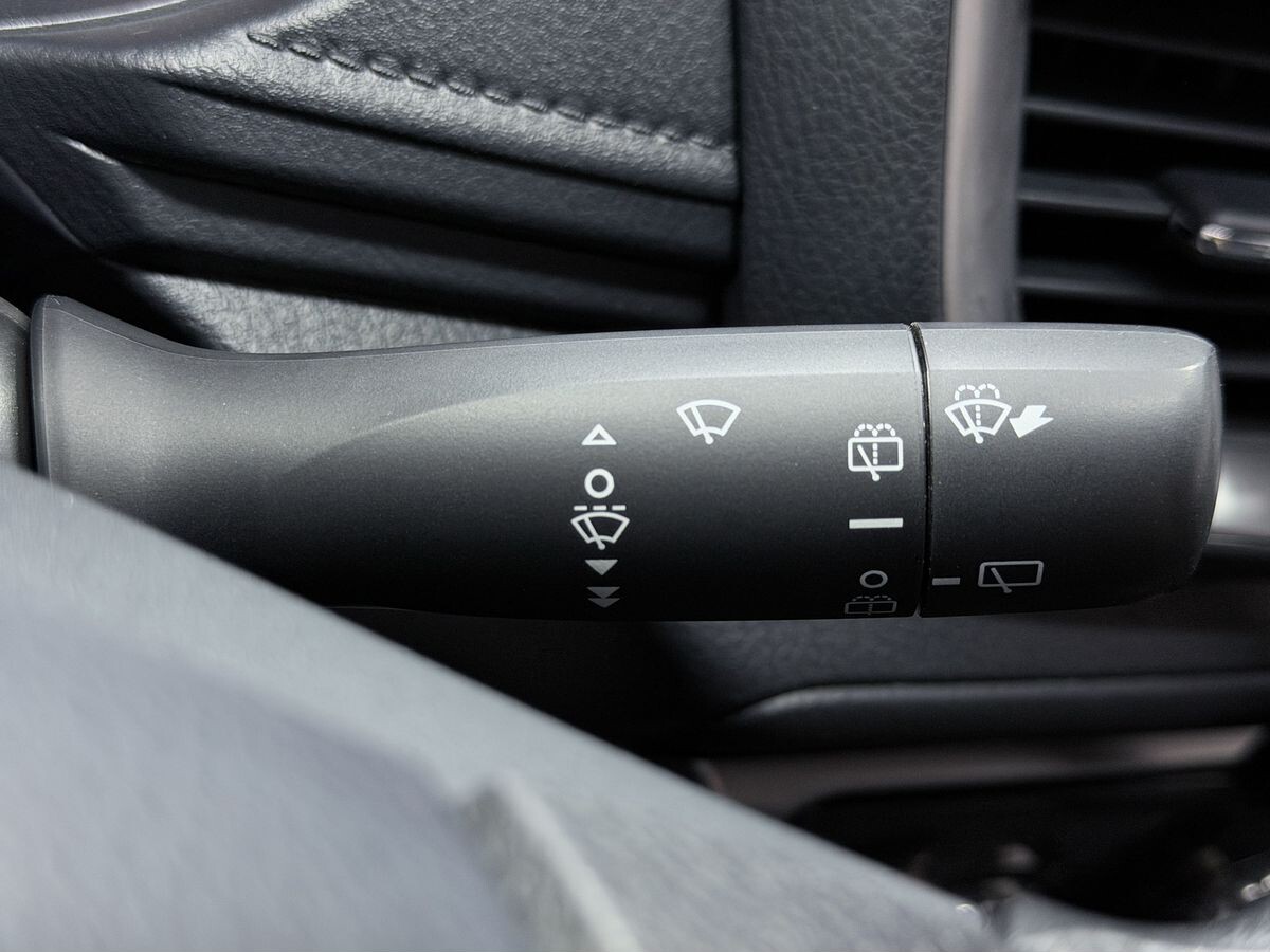 Toyota Yaris 2022 - фото автомобиля