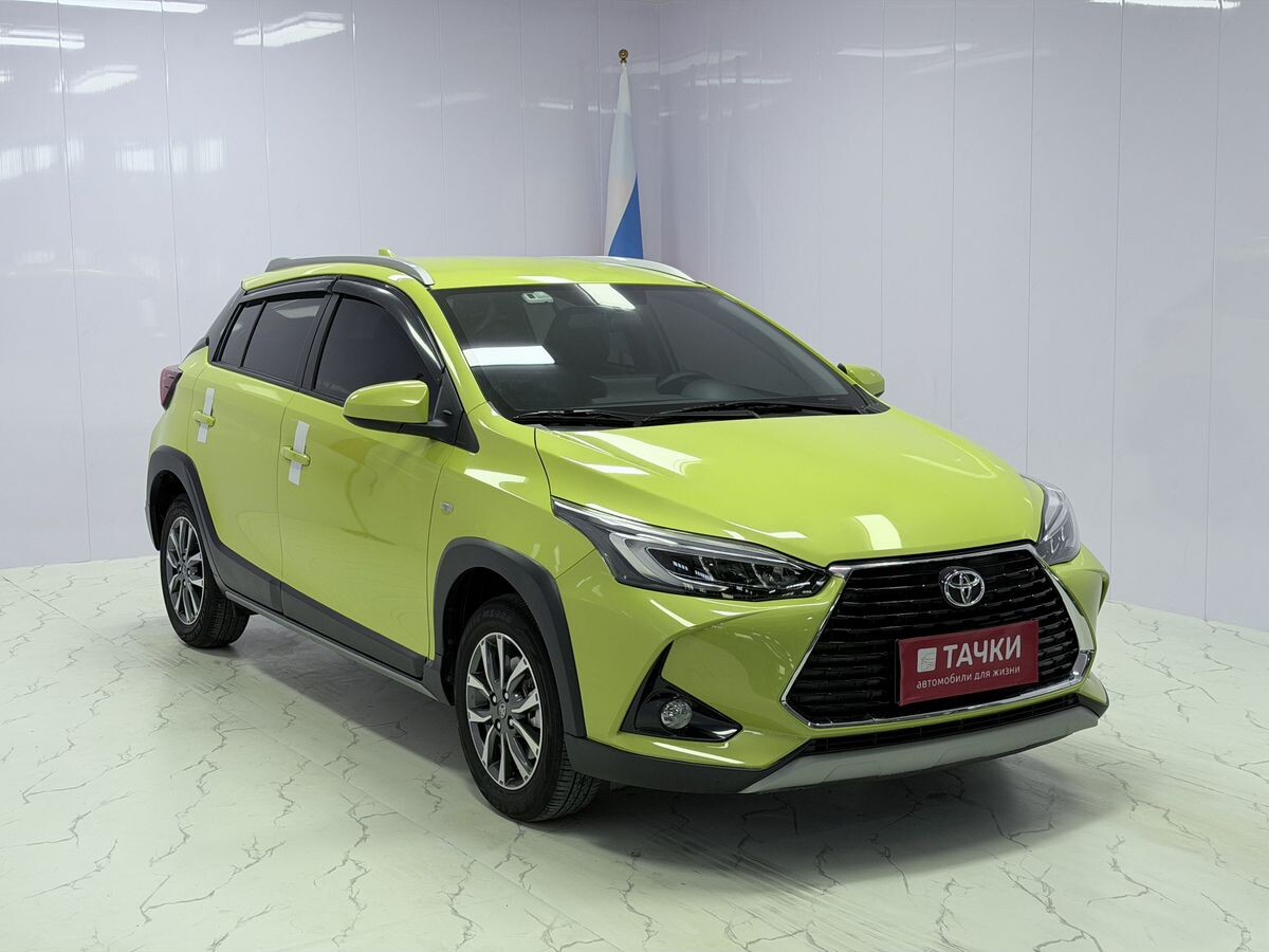 Toyota Yaris 2022 - фото автомобиля