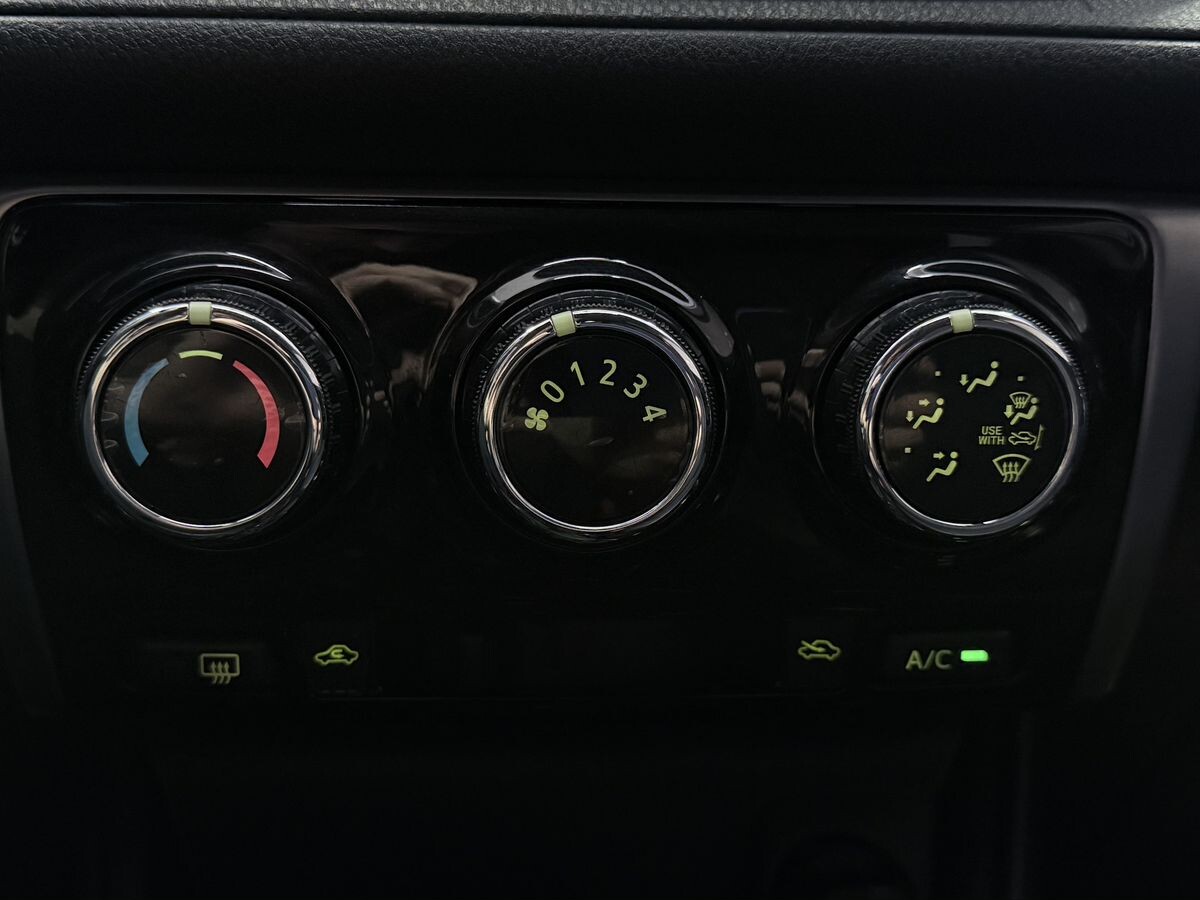 Toyota Yaris 2022 - фото автомобиля