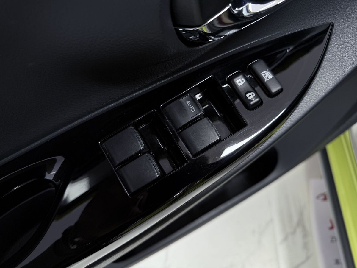 Toyota Yaris 2022 - фото автомобиля