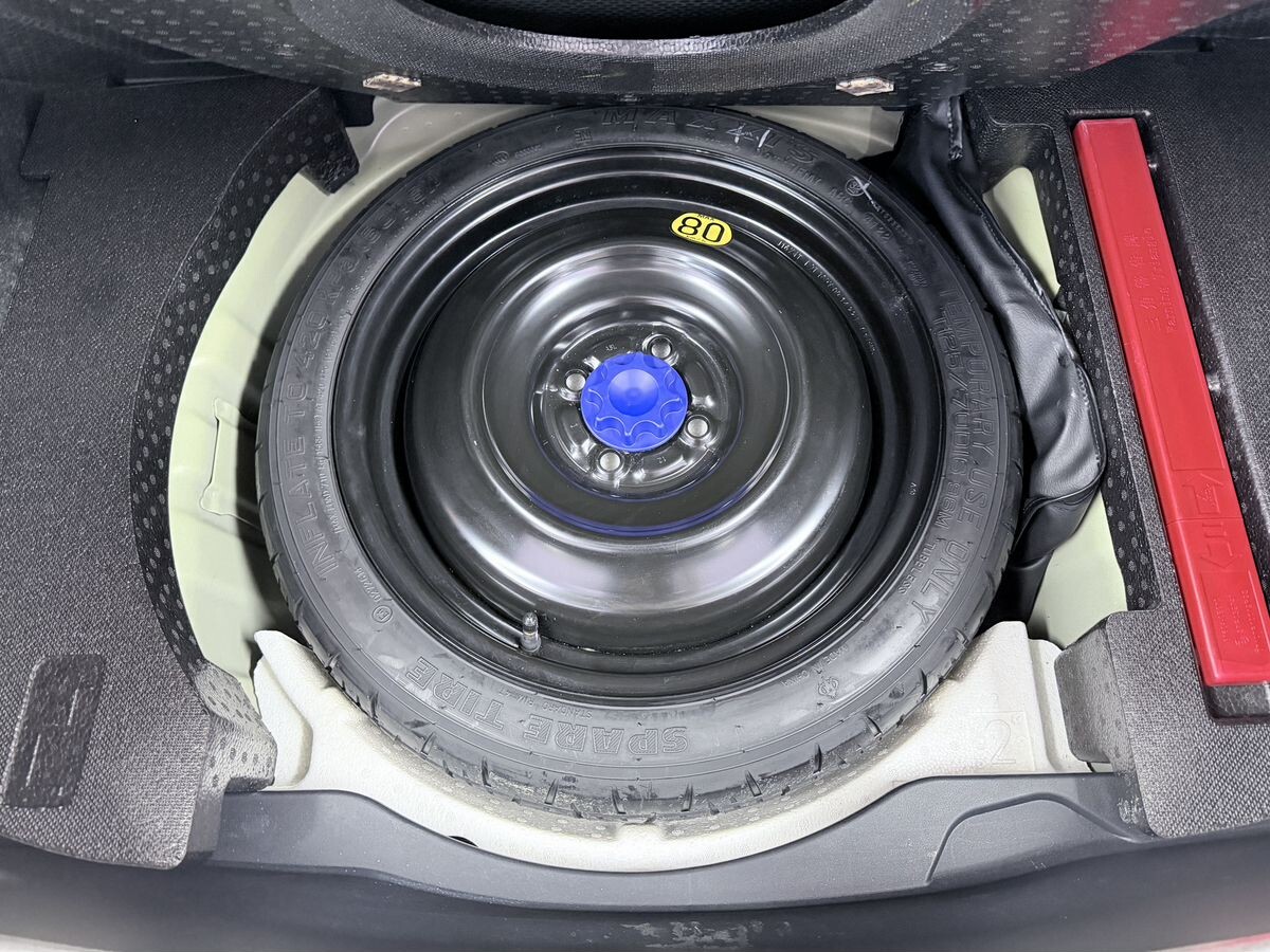 Toyota Yaris 2022 - фото автомобиля