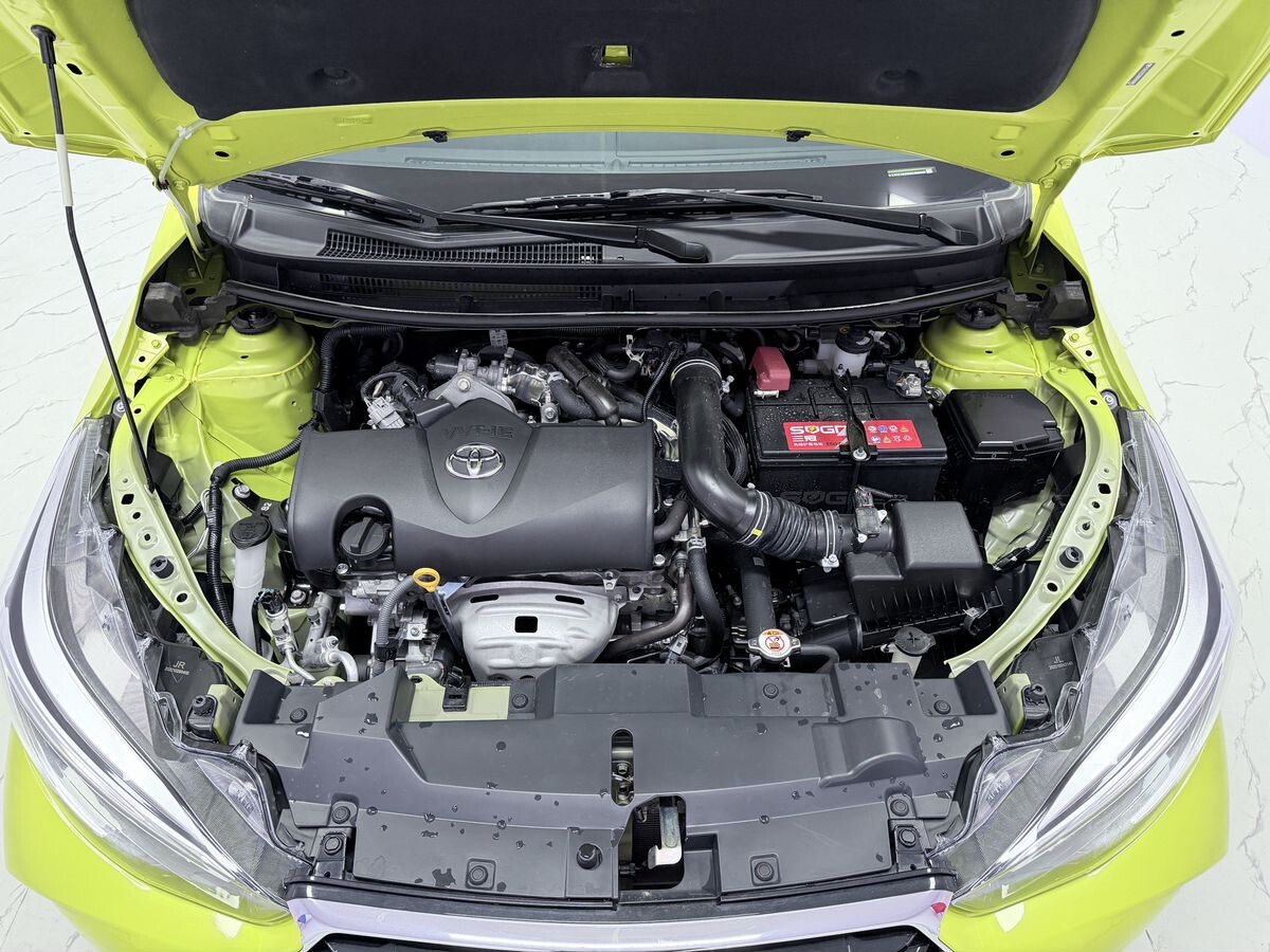 Toyota Yaris 2022 - фото автомобиля