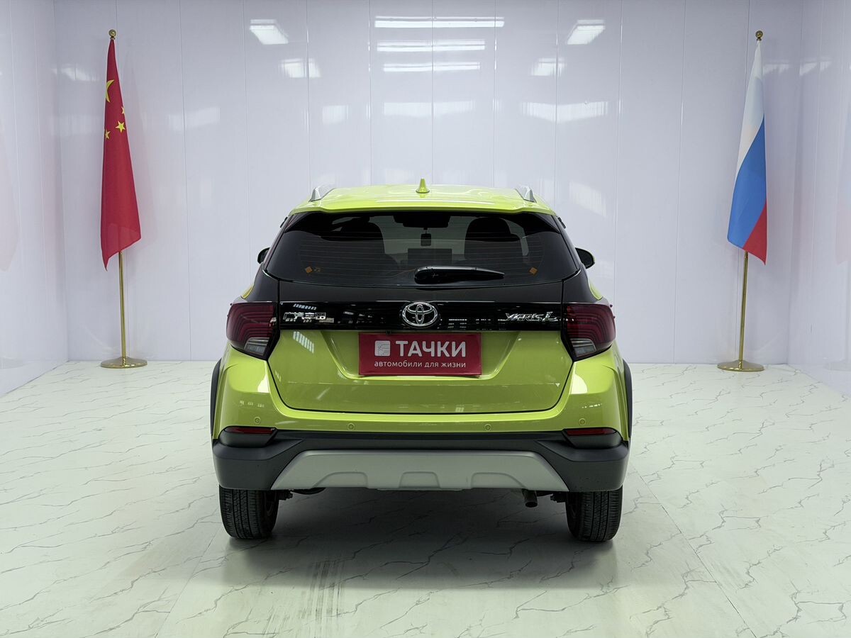 Toyota Yaris 2022 - фото автомобиля