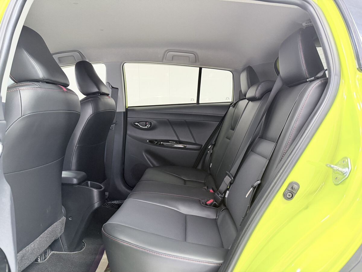 Toyota Yaris 2022 - фото автомобиля
