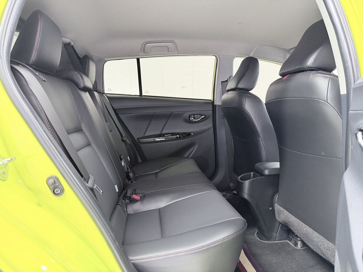 Toyota Yaris 2022 - фото автомобиля