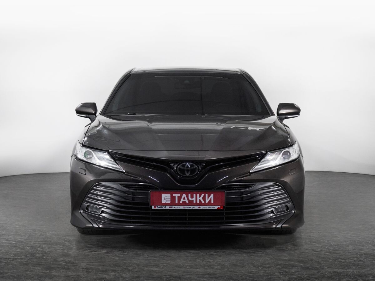Toyota Camry 2019 - фото автомобиля