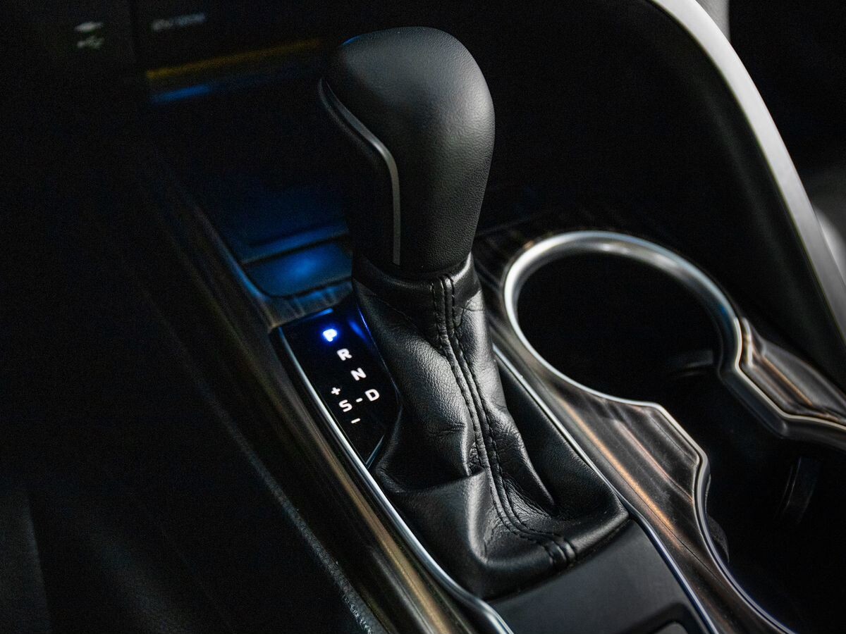Toyota Camry 2019 - фото автомобиля