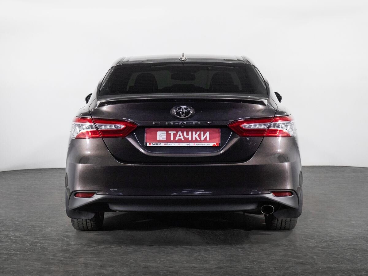 Toyota Camry 2019 - фото автомобиля