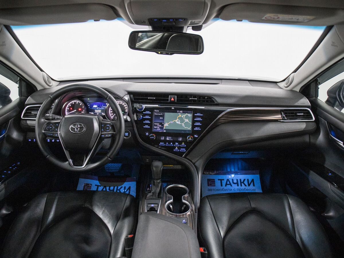 Toyota Camry 2019 - фото автомобиля