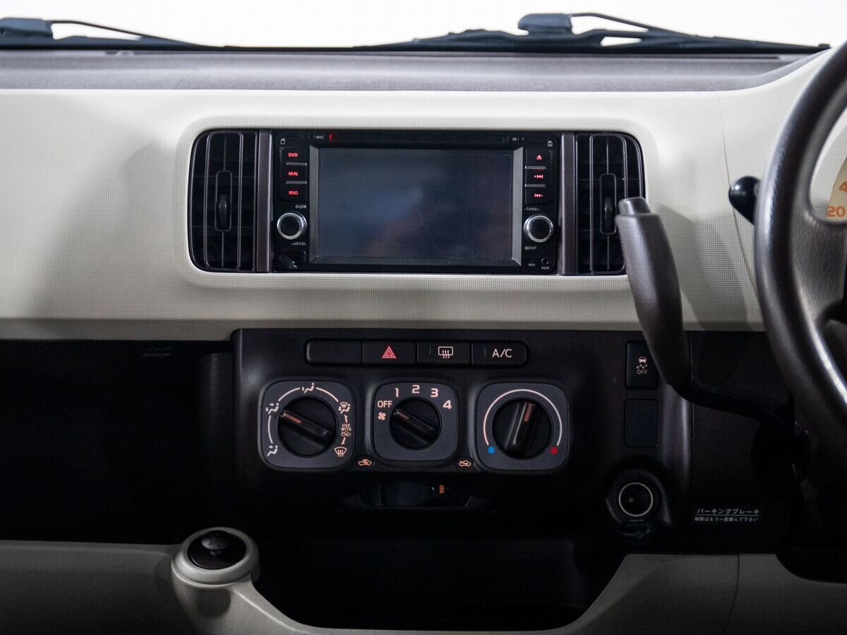 Daihatsu Boon 2013 - фото автомобиля