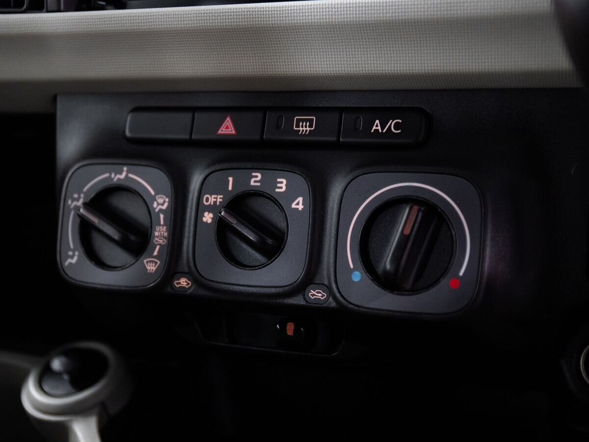 Daihatsu Boon 2013 - фото автомобиля