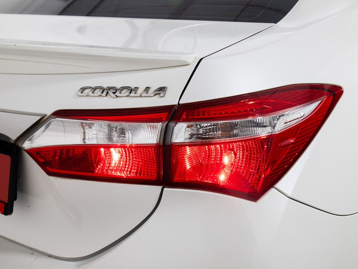 Toyota Corolla 2013 - фото автомобиля