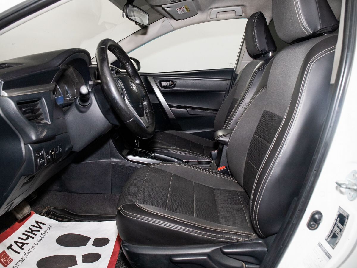 Toyota Corolla 2013 - фото автомобиля