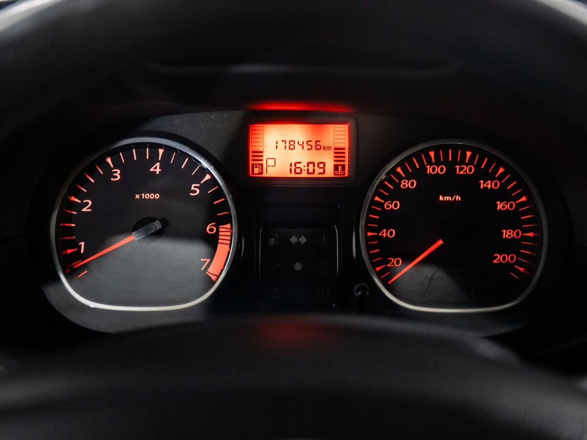 Renault Duster 2014 - фото автомобиля