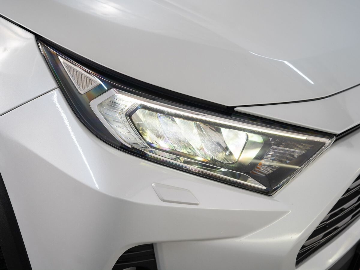 Toyota RAV4 2021 - фото автомобиля
