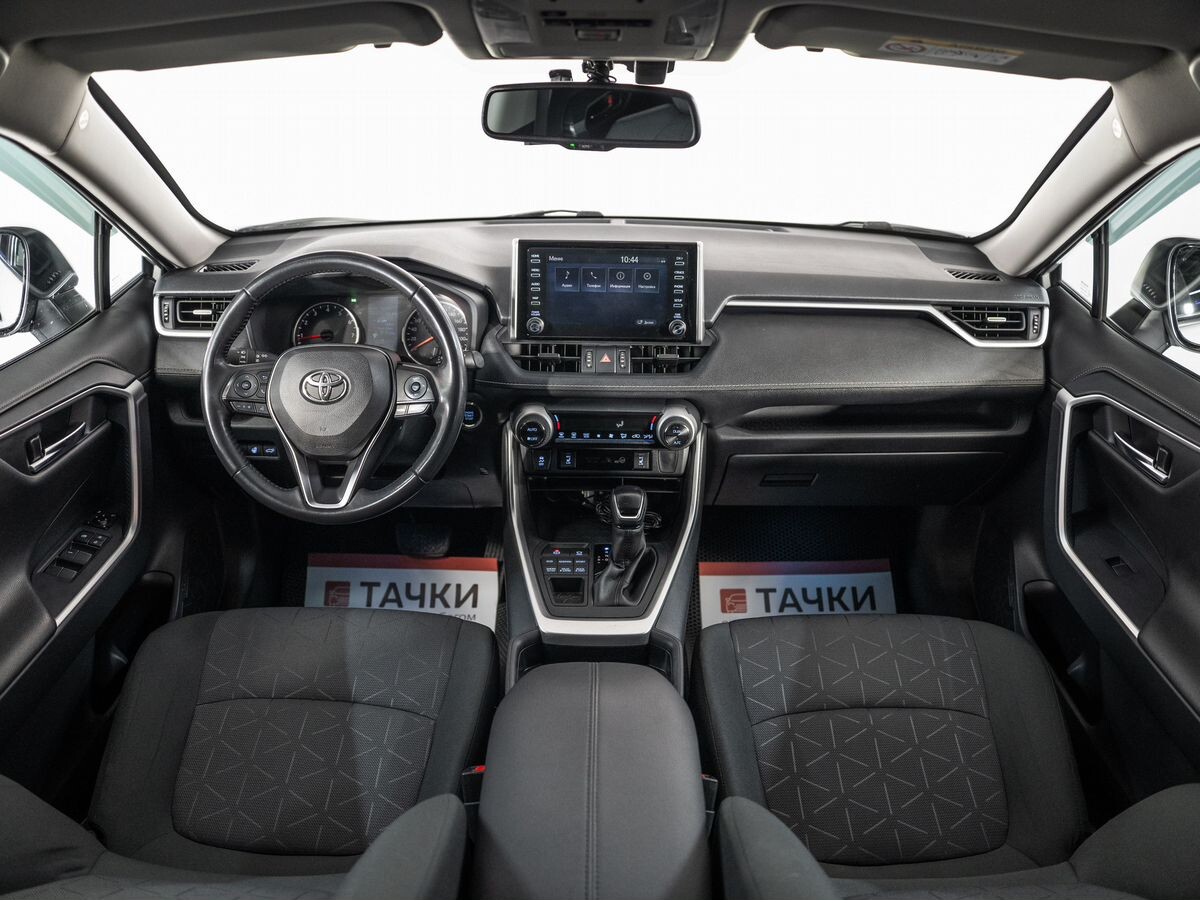Toyota RAV4 2021 - фото автомобиля