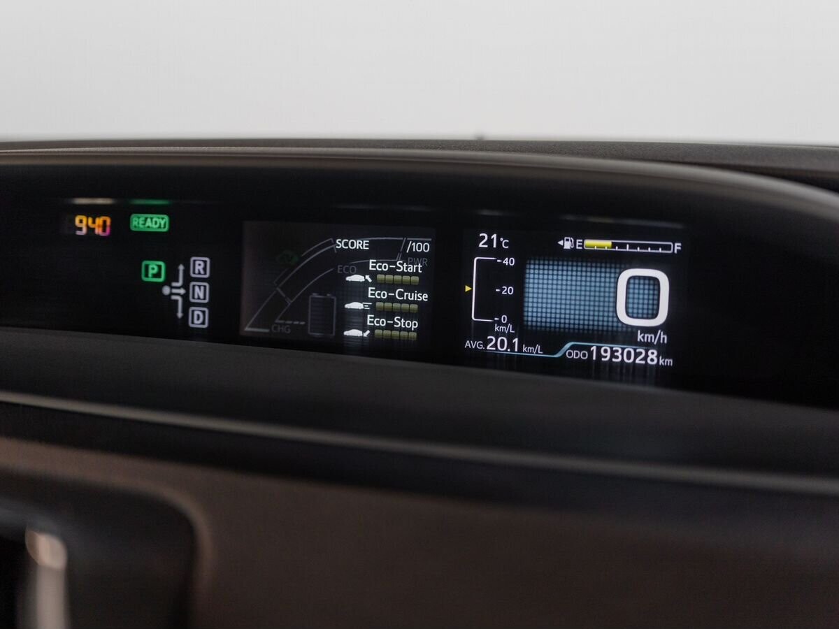 Toyota Prius 2016 - фото автомобиля