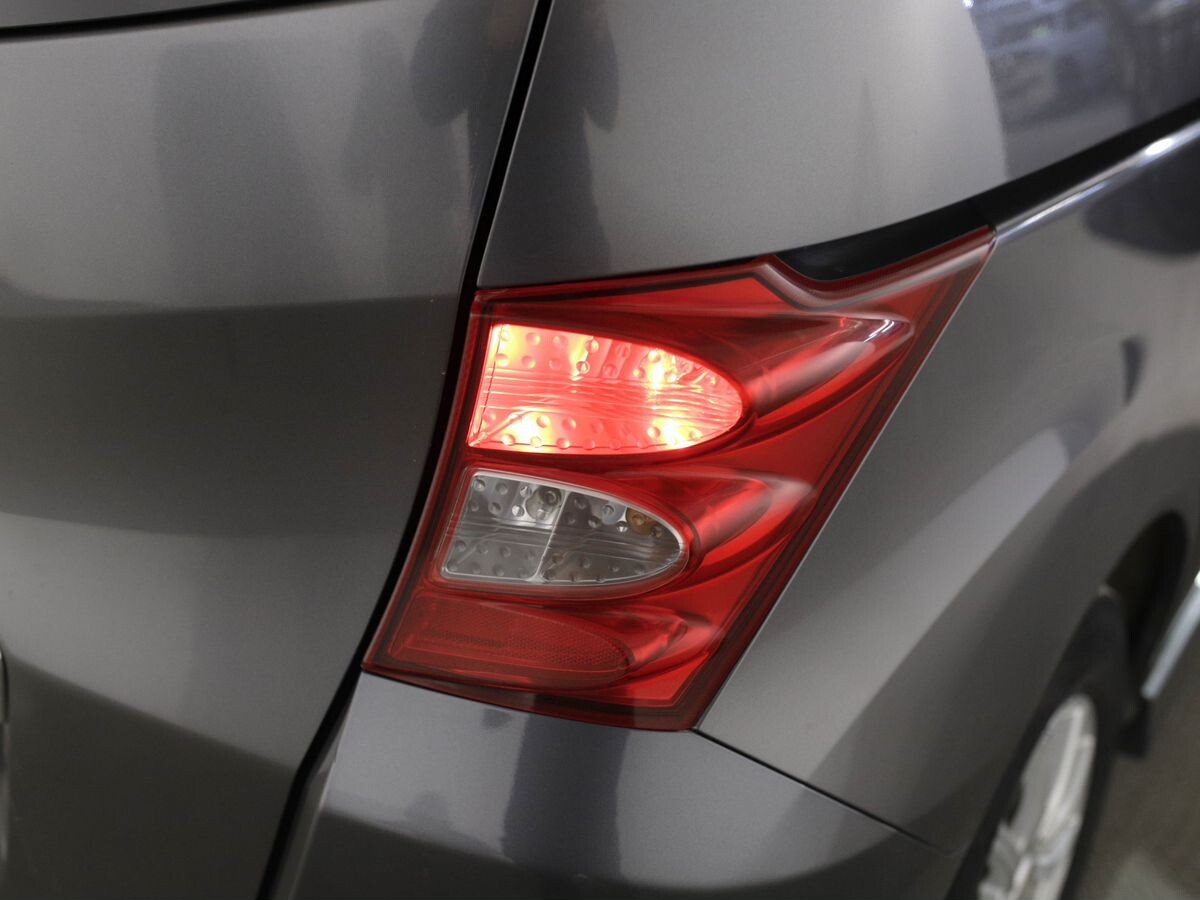 Honda Freed 2010 - фото автомобиля
