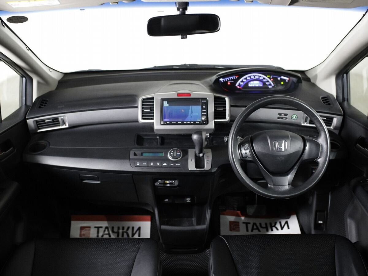 Honda Freed 2010 - фото автомобиля