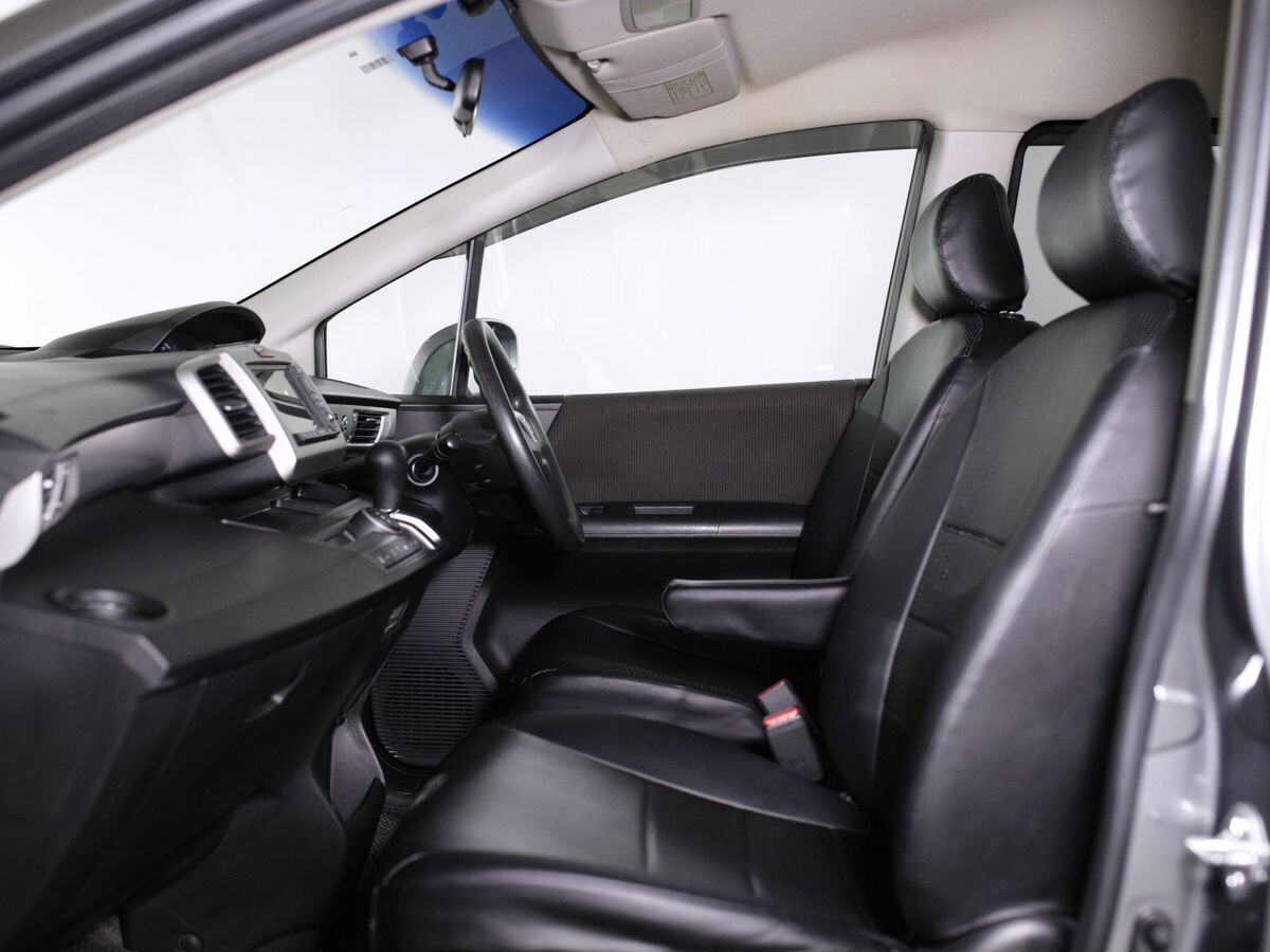 Honda Freed 2010 - фото автомобиля