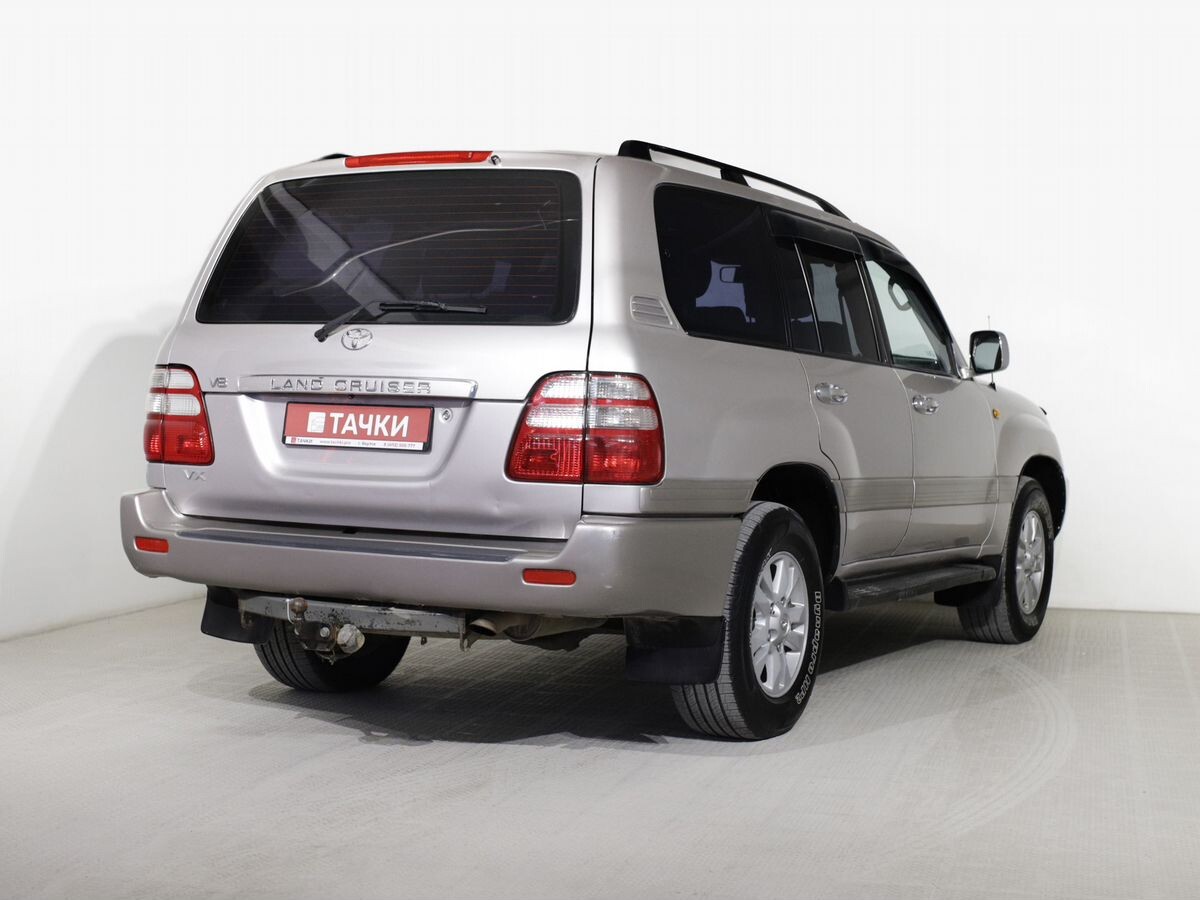 Toyota Land Cruiser 2004 - фото автомобиля