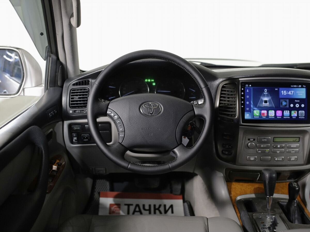 Toyota Land Cruiser 2004 - фото автомобиля