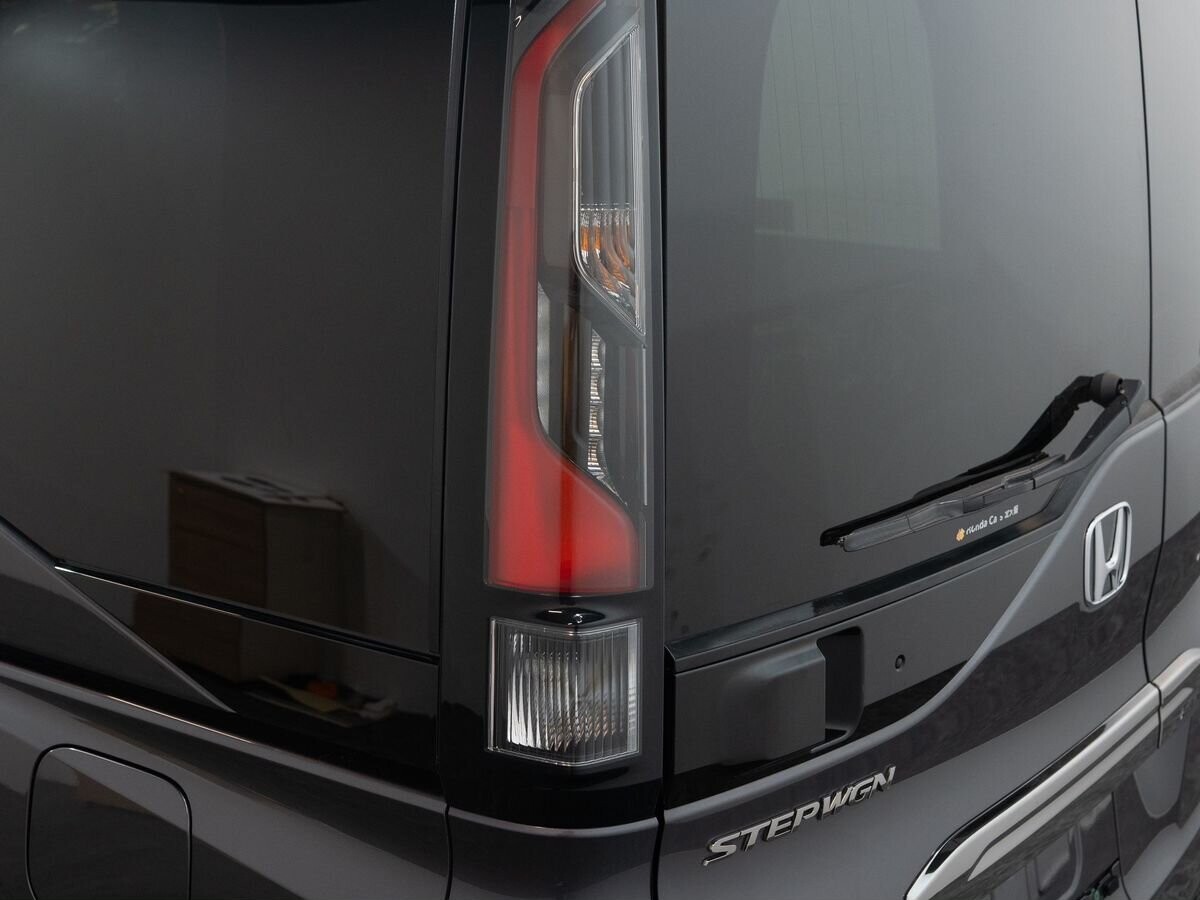 Honda Stepwgn 2020 - фото автомобиля