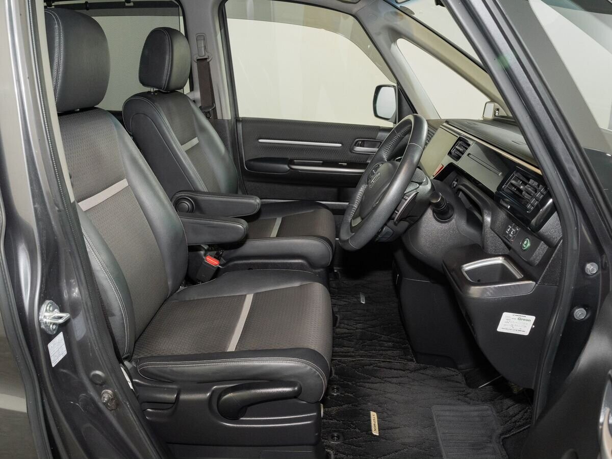 Honda Stepwgn 2020 - фото автомобиля