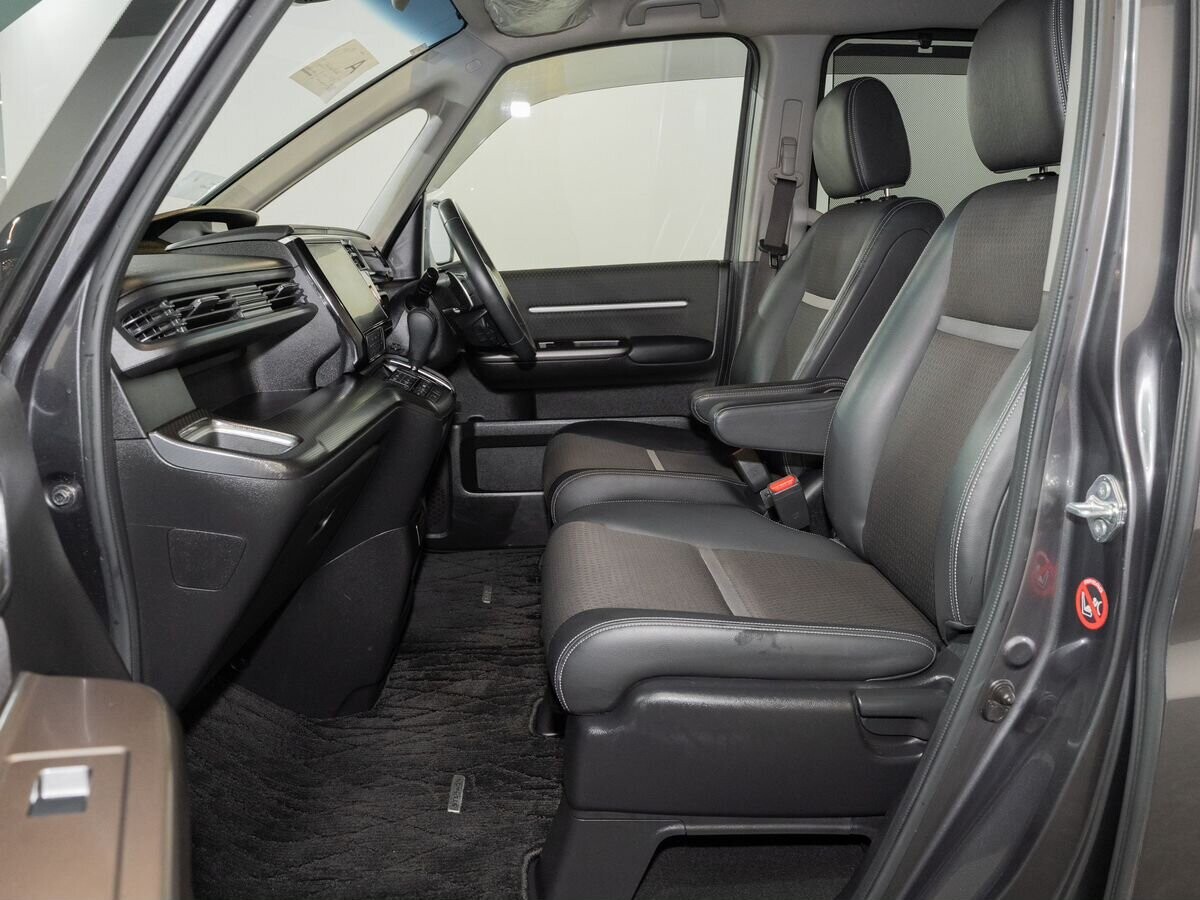 Honda Stepwgn 2020 - фото автомобиля