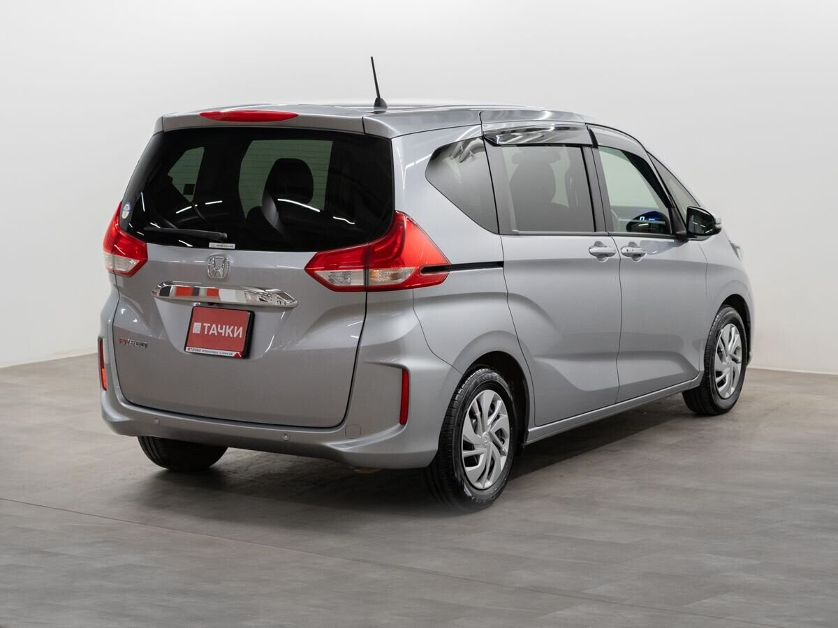 Honda Freed 2022 - фото автомобиля
