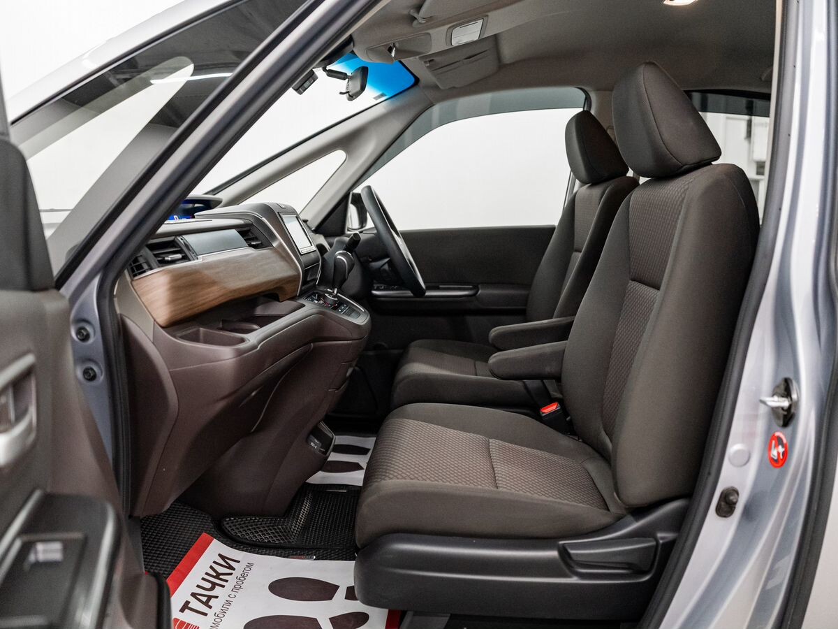 Honda Freed 2022 - фото автомобиля