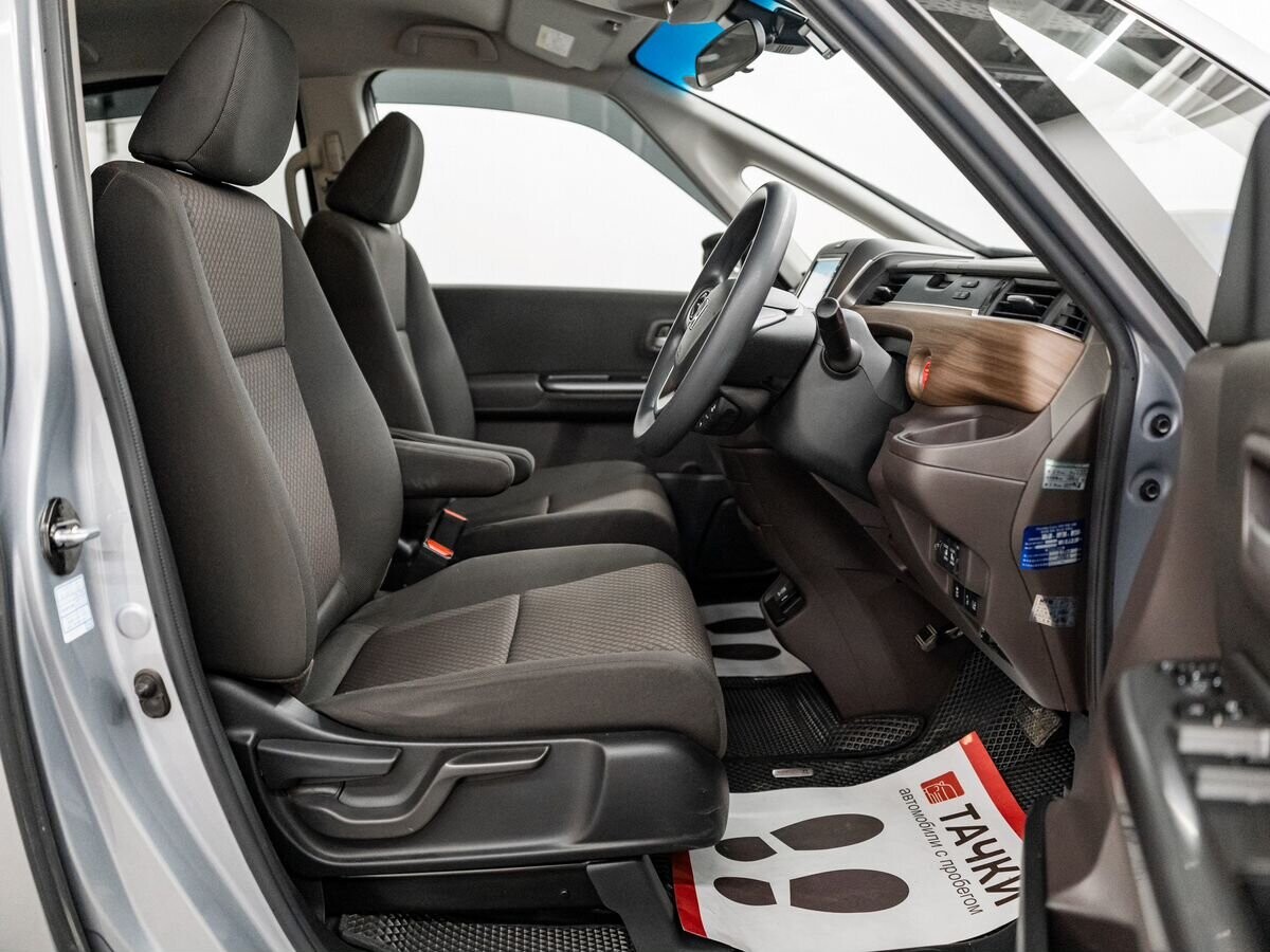 Honda Freed 2022 - фото автомобиля