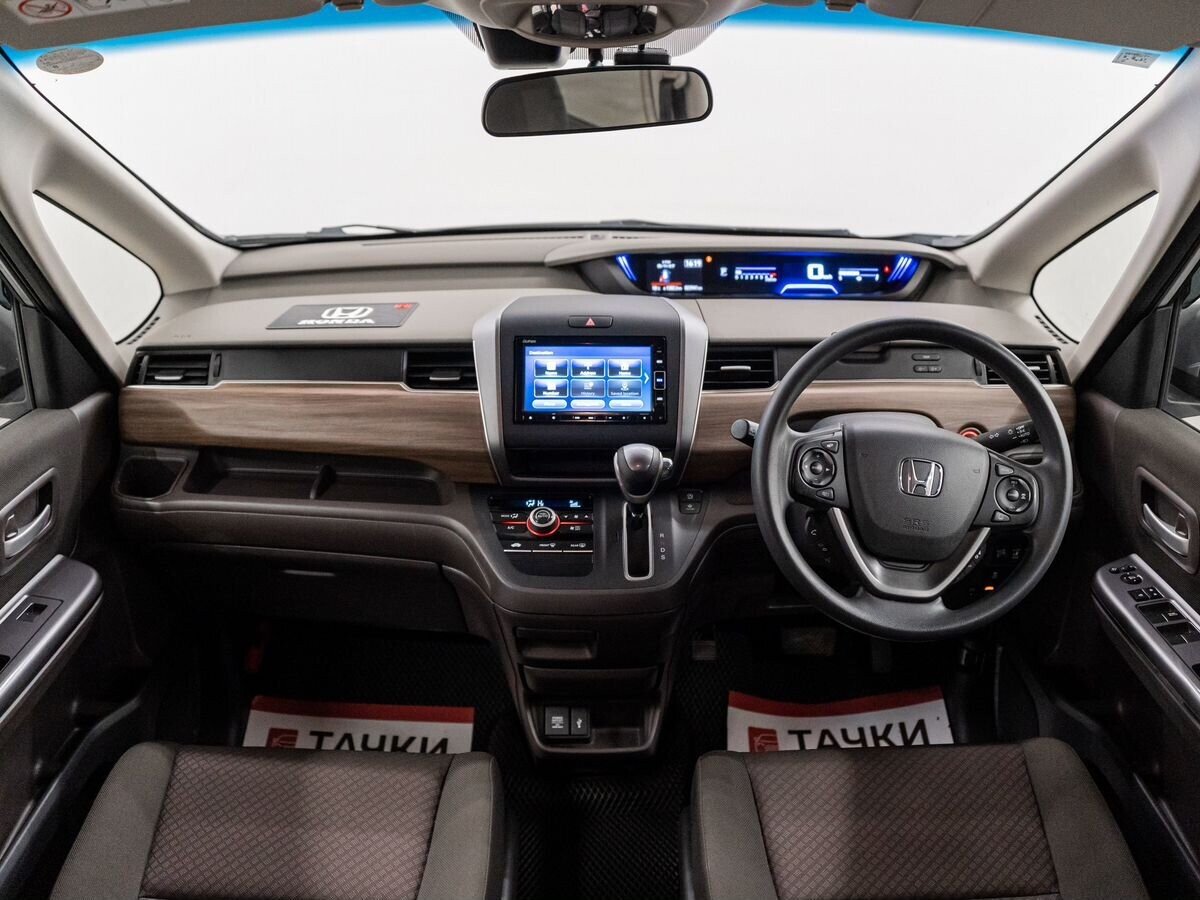 Honda Freed 2022 - фото автомобиля