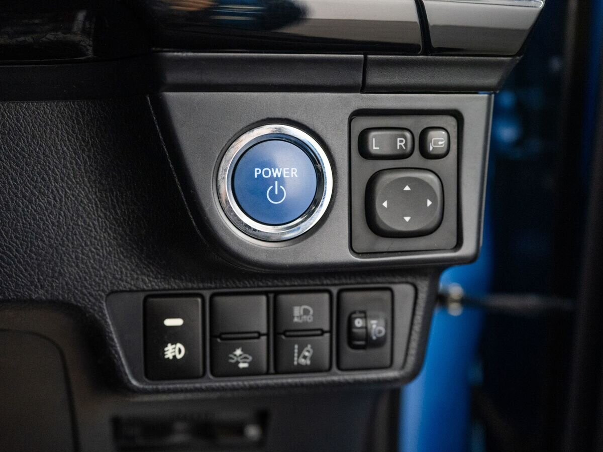 Toyota Corolla Fielder 2017 - фото автомобиля