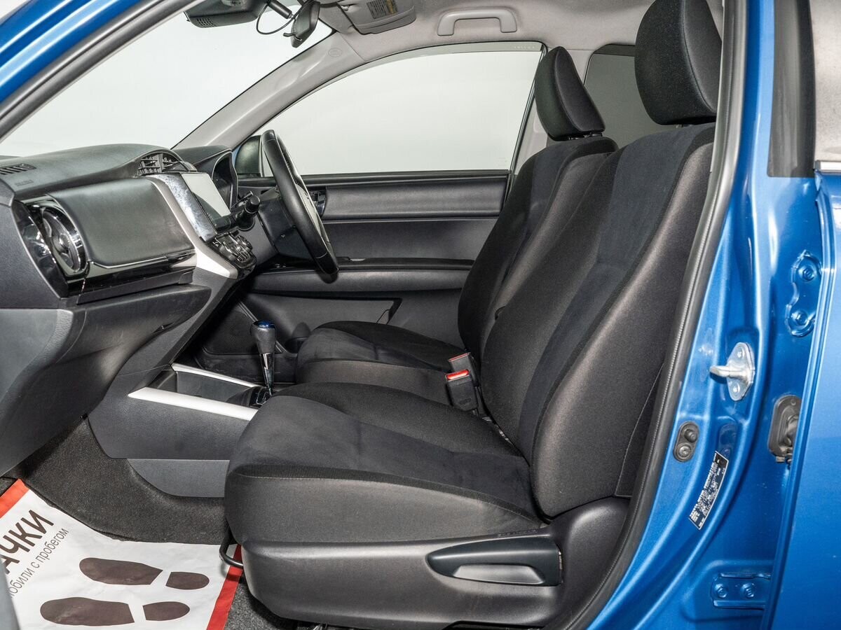 Toyota Corolla Fielder 2017 - фото автомобиля