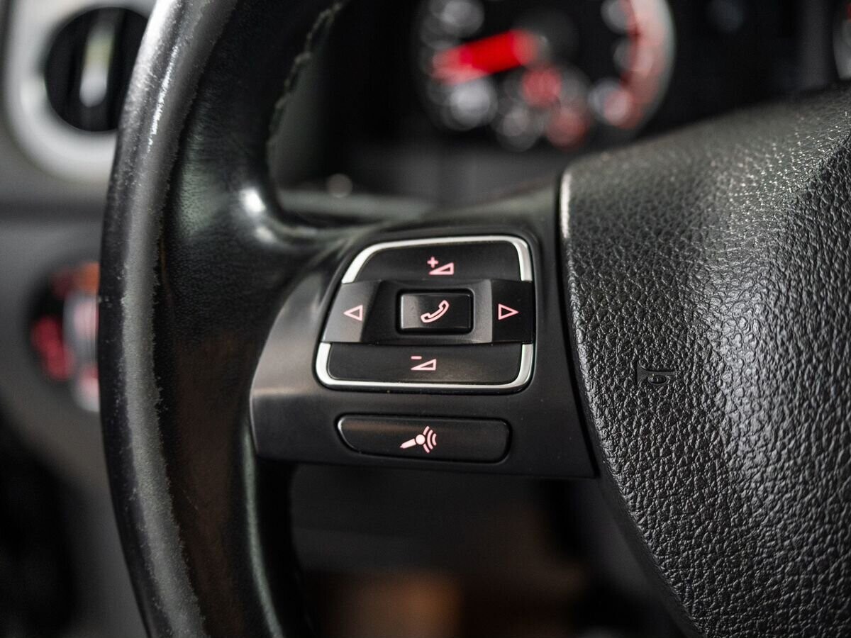 Volkswagen Tiguan 2014 - фото автомобиля