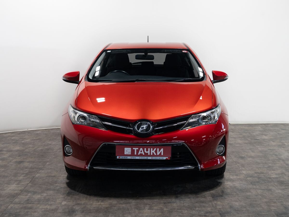 Toyota Auris 2014 - фото автомобиля