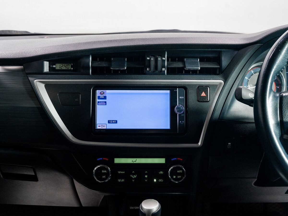 Toyota Auris 2014 - фото автомобиля