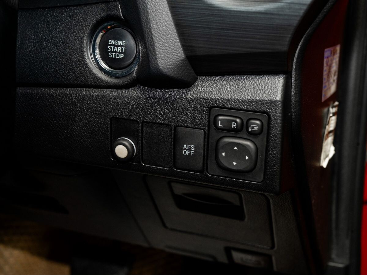 Toyota Auris 2014 - фото автомобиля