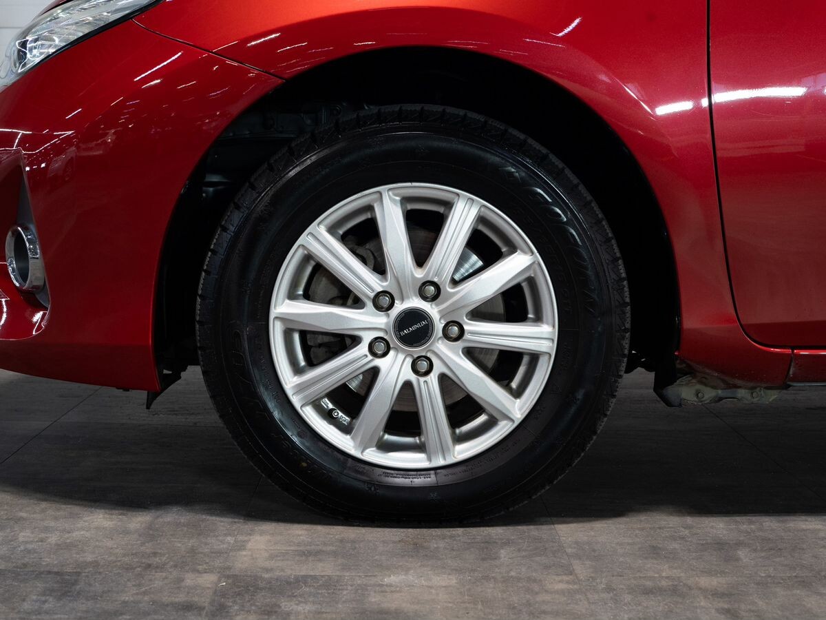 Toyota Auris 2014 - фото автомобиля