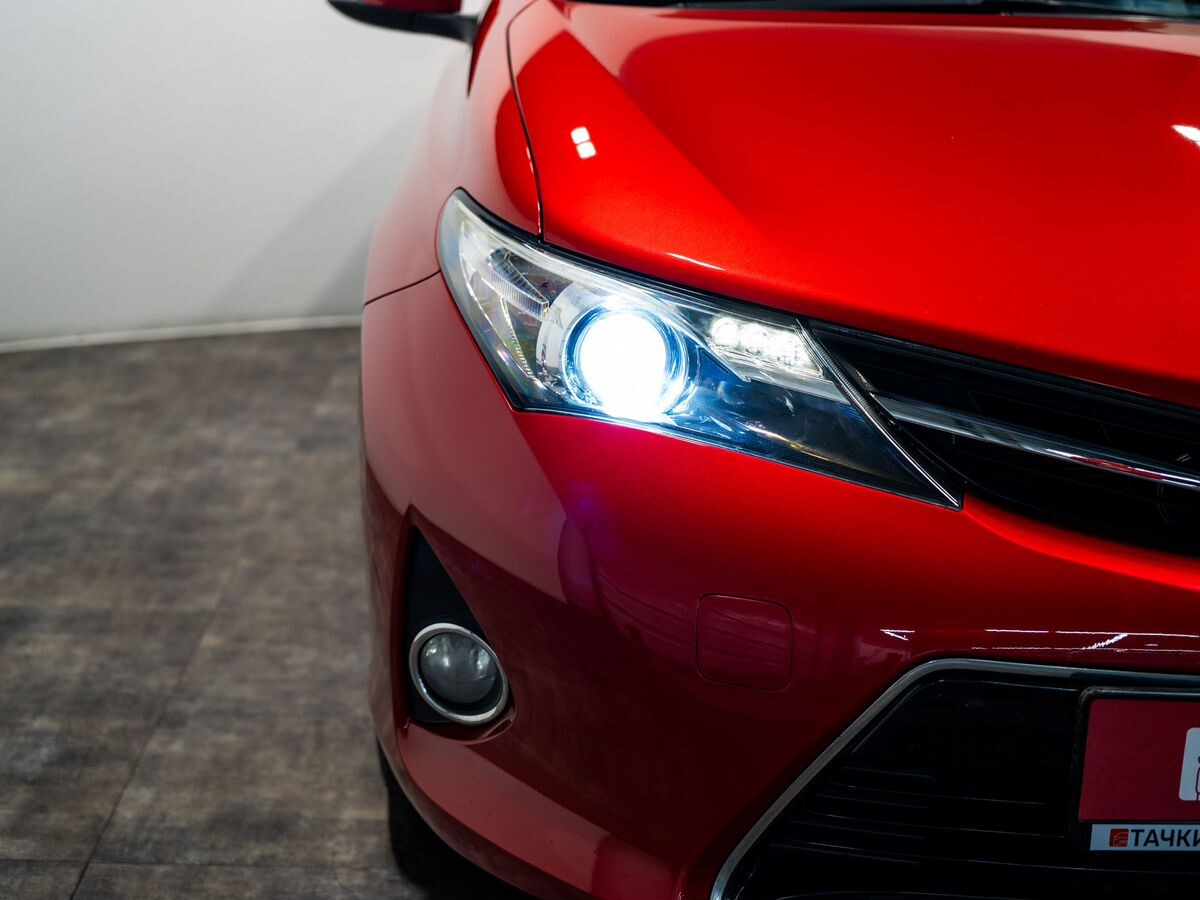 Toyota Auris 2014 - фото автомобиля